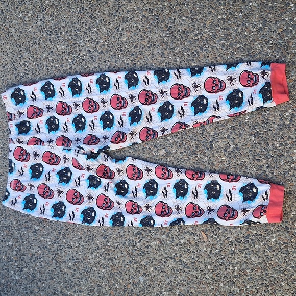 Creepy Co. Presents Beistle Halloween Spooky Skull Cat & Spiderweb Print Pajamas - Picture 14 of 15